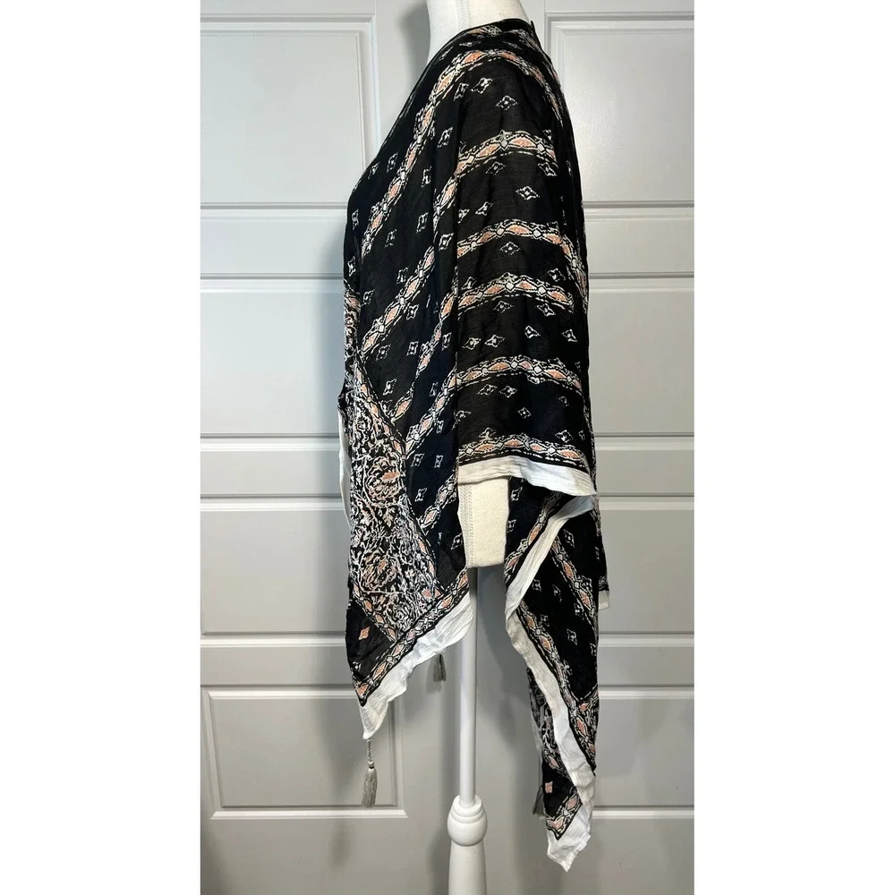 Vince Camuto Black Peach Patterned‎ Tassel Kimono Shawl Poncho Beach Cover Up OS